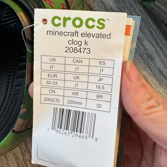 Brand New Crocs Minecraft Kids Classic Clogs - Picture 7 of 8